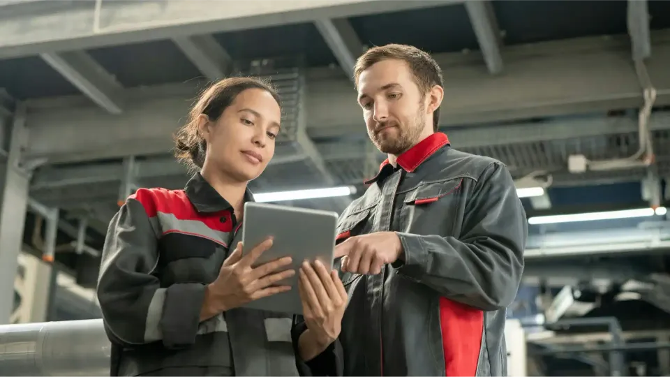 The Digital Workplace Fails When Frontline Teams Are Left Out